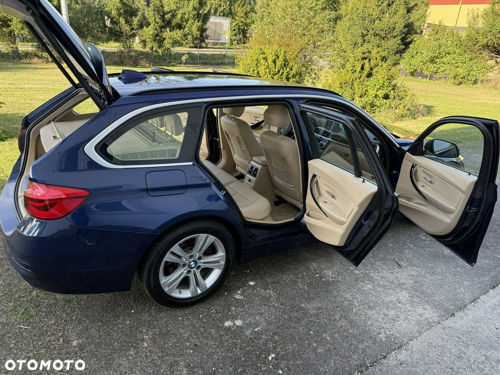 BMW Seria 3 320i Luxury Line - 38