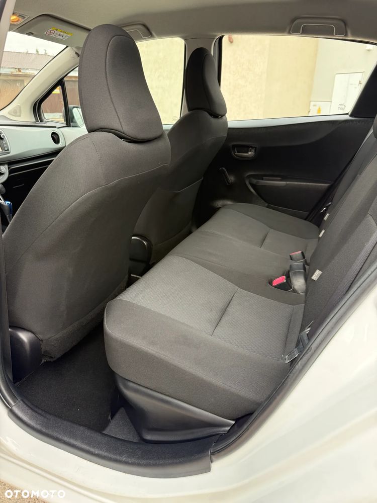 Toyota Yaris Hybrid 100 Sol - 5