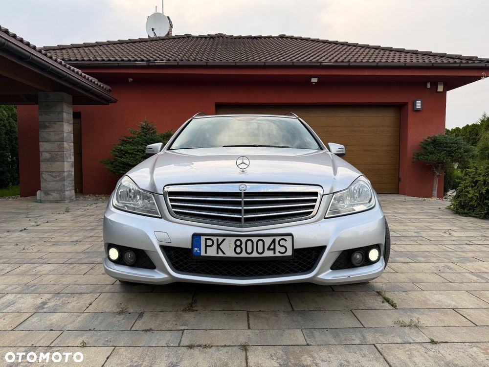 Mercedes-Benz C-Class 2012 photo 2