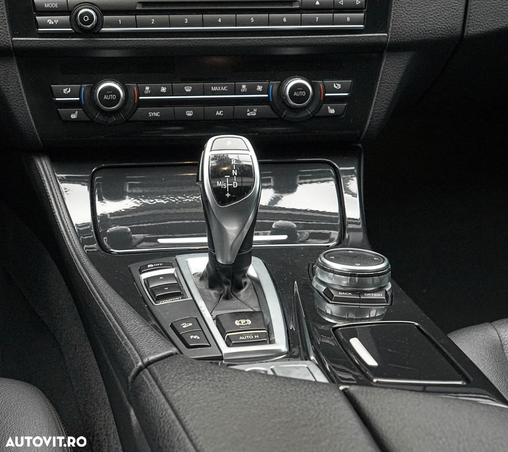 BMW Seria 5 535d xDrive AT - 24