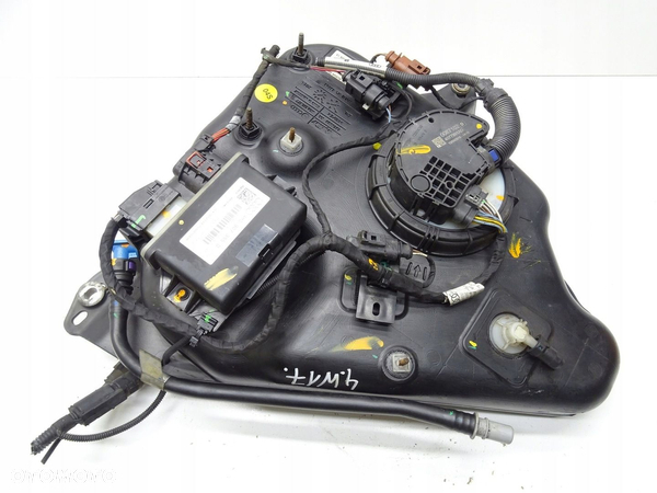 ZBIORNIK ZBIORNICZEK PŁYNU ADBLUE AUDI A4 B8 LIFT 2.0 TDI 8K0131877S