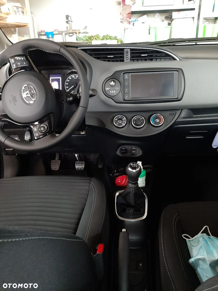 Toyota Yaris 1.5 Premium - 4