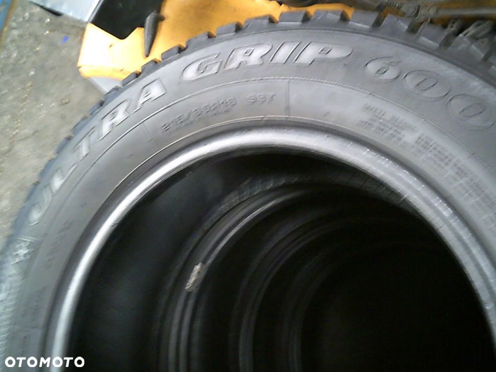 2x GOODYEAR Ultra Grip 600 215/65R16 7,8mm-8,2mm 2023 - 4