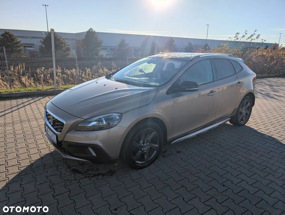 Volvo V40 Cross Country T5 AWD Momentum - 2