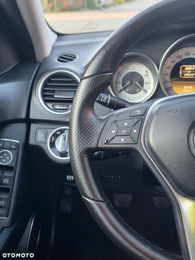 Mercedes-Benz Klasa C 180 BlueEFFICIENCY Avantgarde - 30