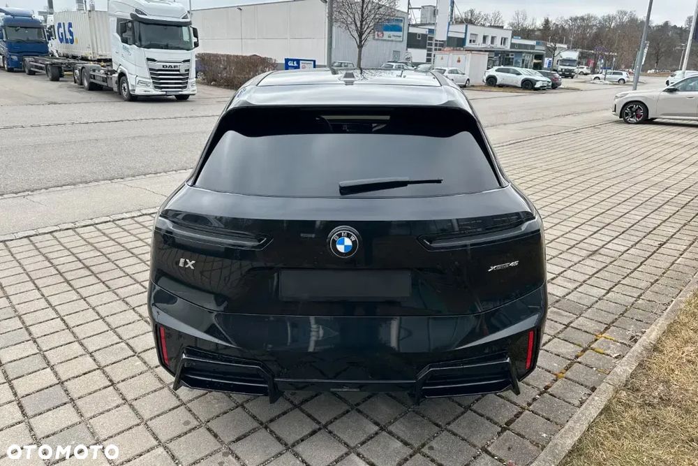 BMW iX xDrive45 100.6kWh - 12