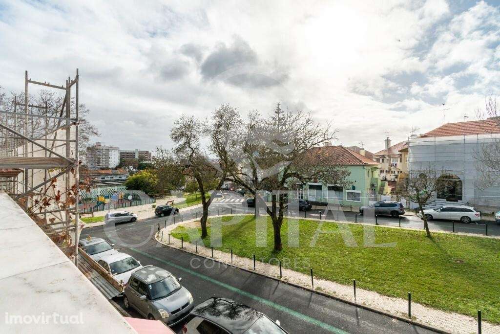 T4 Remodelado com Terraço Amplo | 3 Frentes | Olivais – Metro - Grande imagem: 3/31