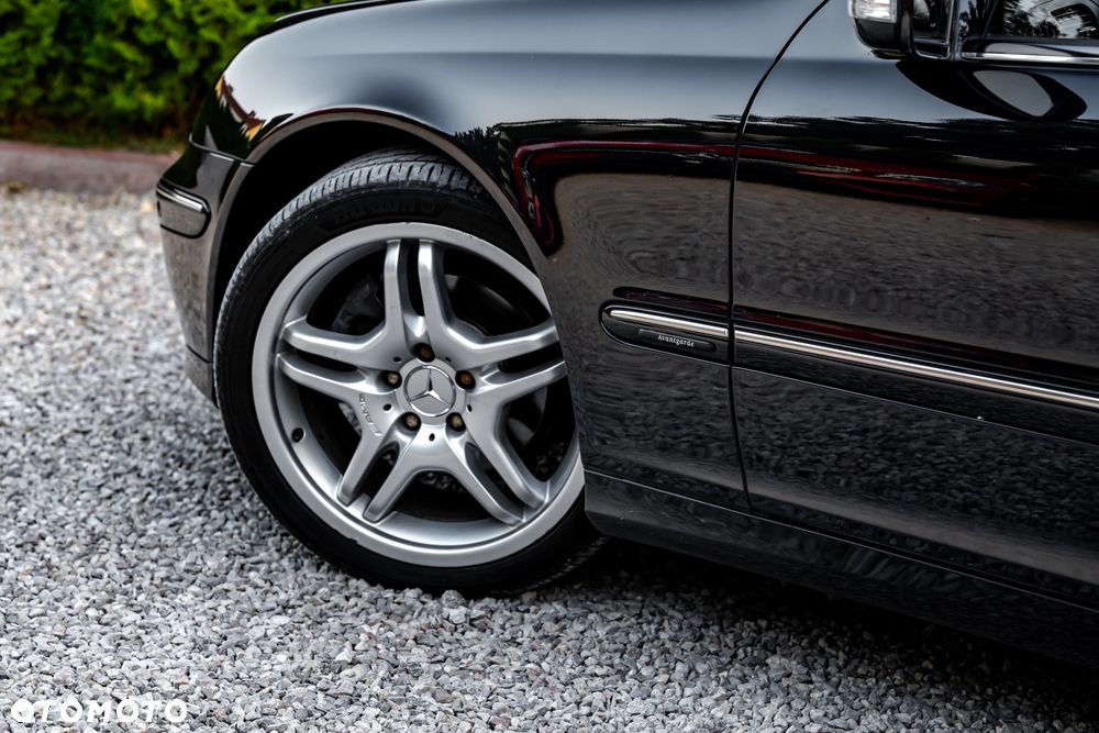 Mercedes-Benz Klasa C 320 4Matic Avantgarde Sport Edition - 12