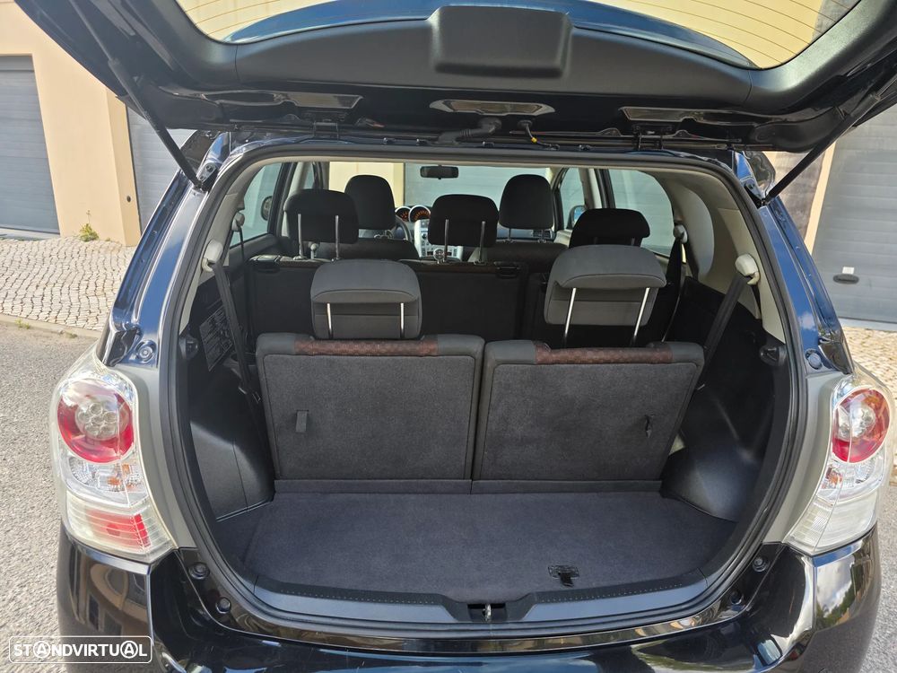 Toyota Verso 2.0 D-4D Comfort - 4