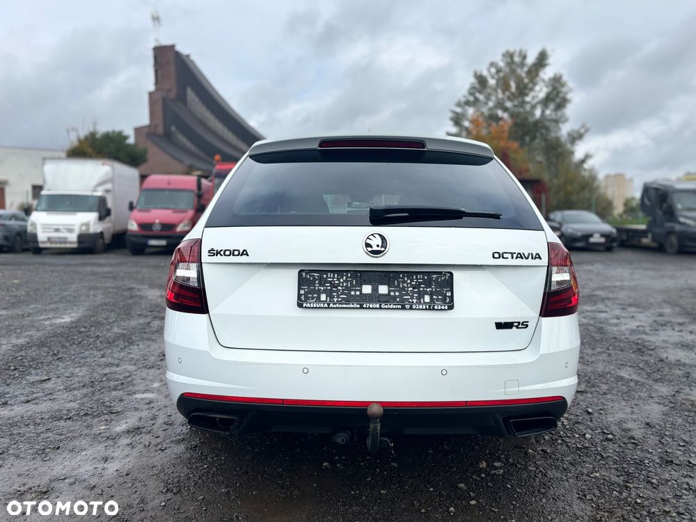 Skoda Octavia 2.0 TDI DSG RS - 6