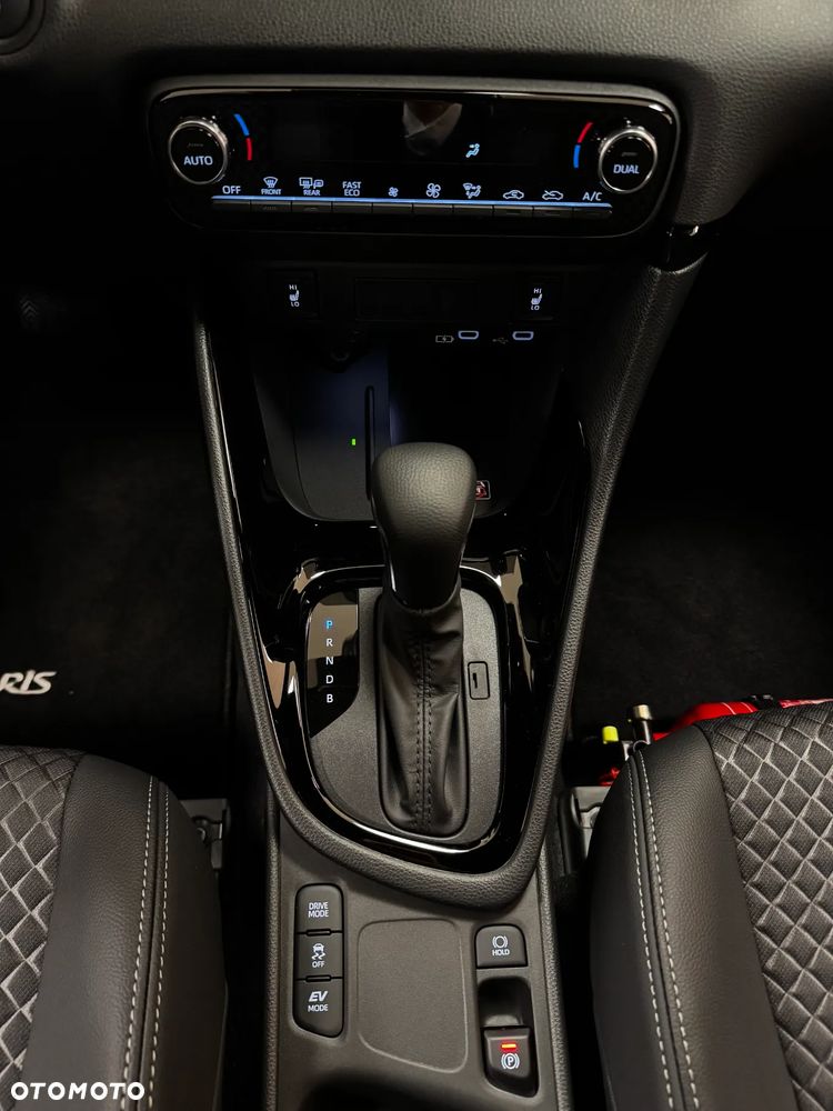 Toyota Yaris Hybrid 1.5 Executive - 10
