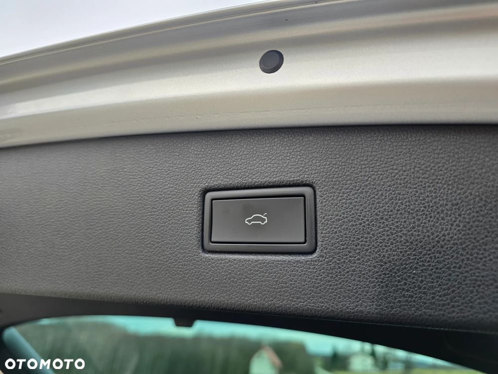 Volkswagen Tiguan 2.0 TDI SCR 4MotION DSG Elegance - 37