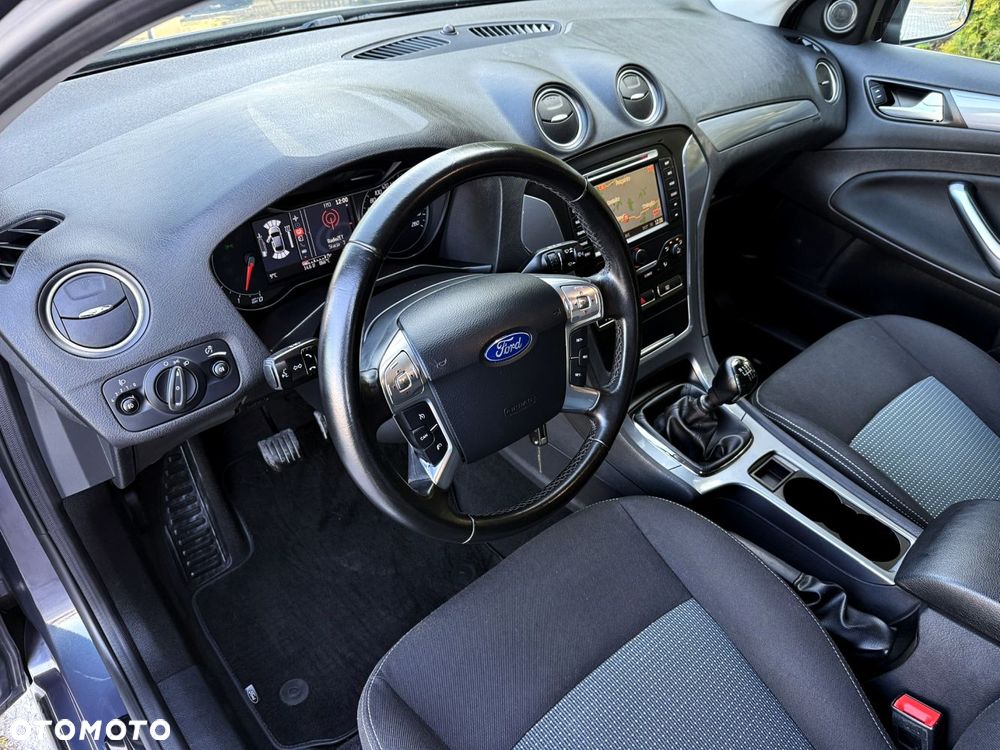 Ford Mondeo - 23