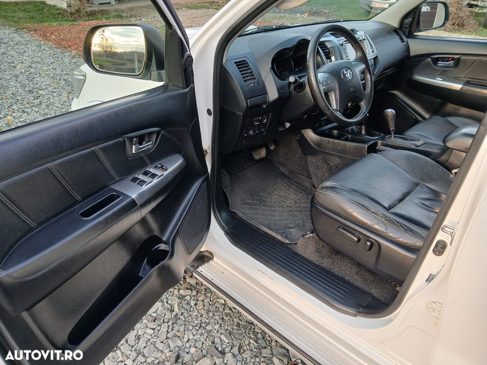 Toyota Hilux 4x4 Double Cab DPF Autm. Executive - 10