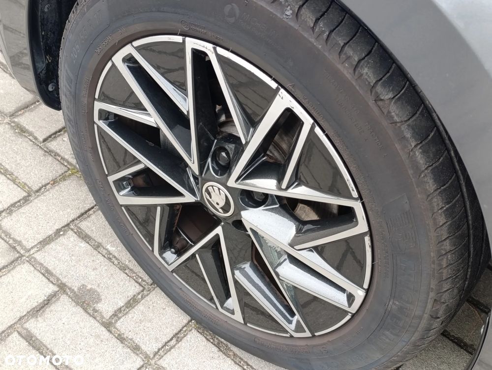 Skoda Octavia 2.0 TDI Selection DSG - 9