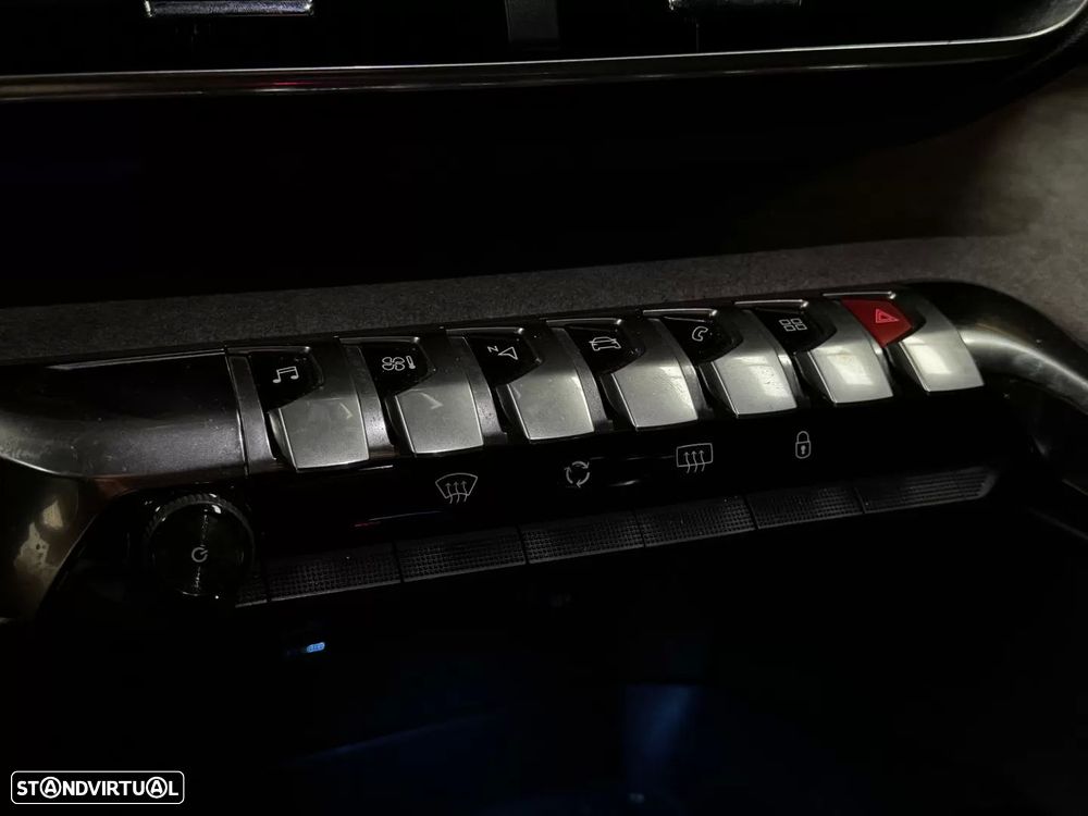 Peugeot 3008 1.5 BlueHDi GT Line J19 - 27