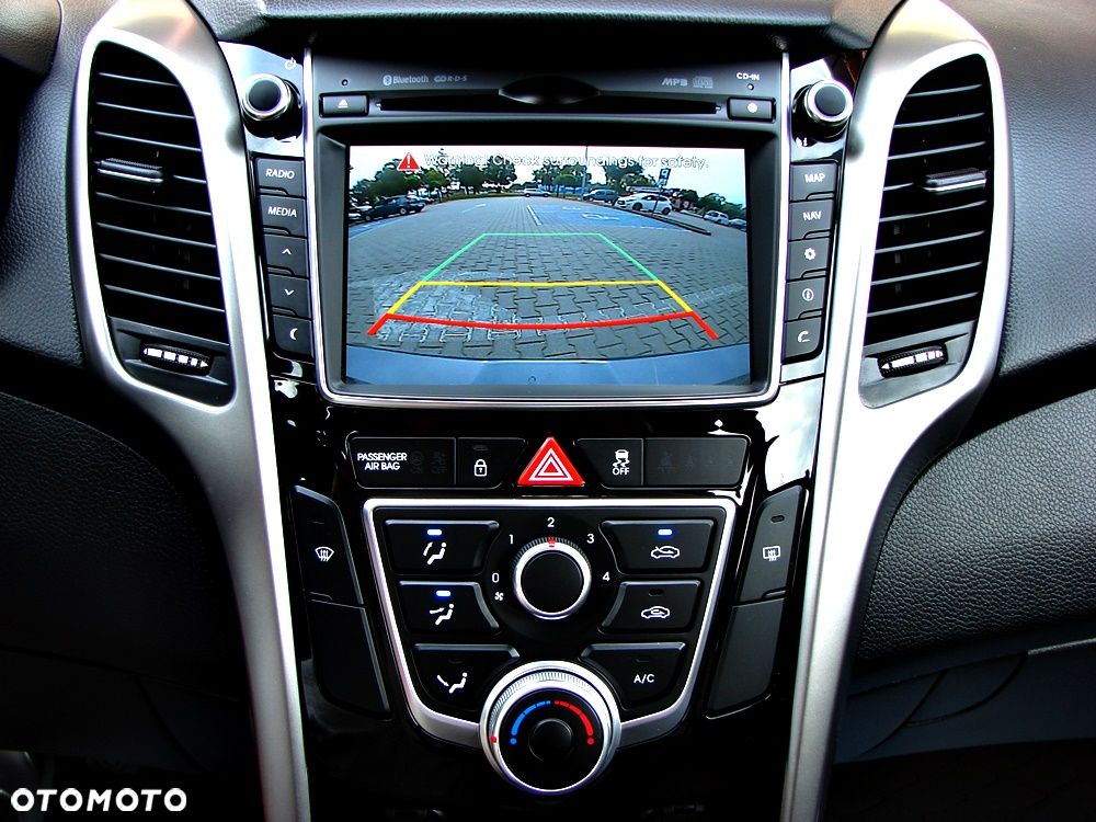 Hyundai i30 1.4 Intro Edition - 24