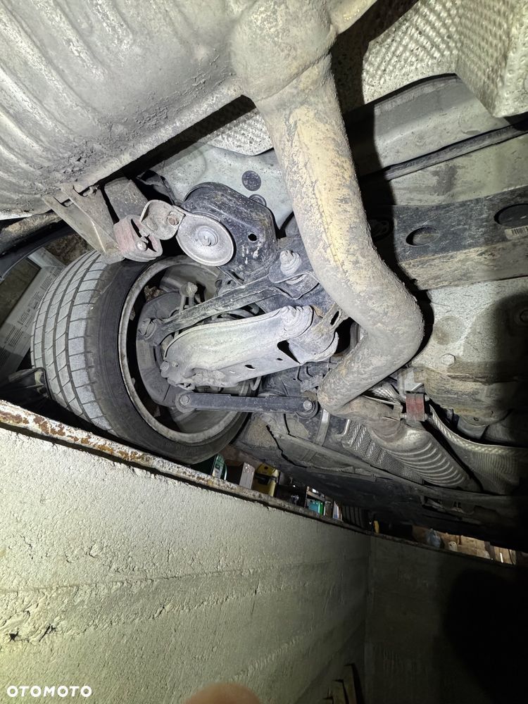 BMW Seria 3 325i - 6