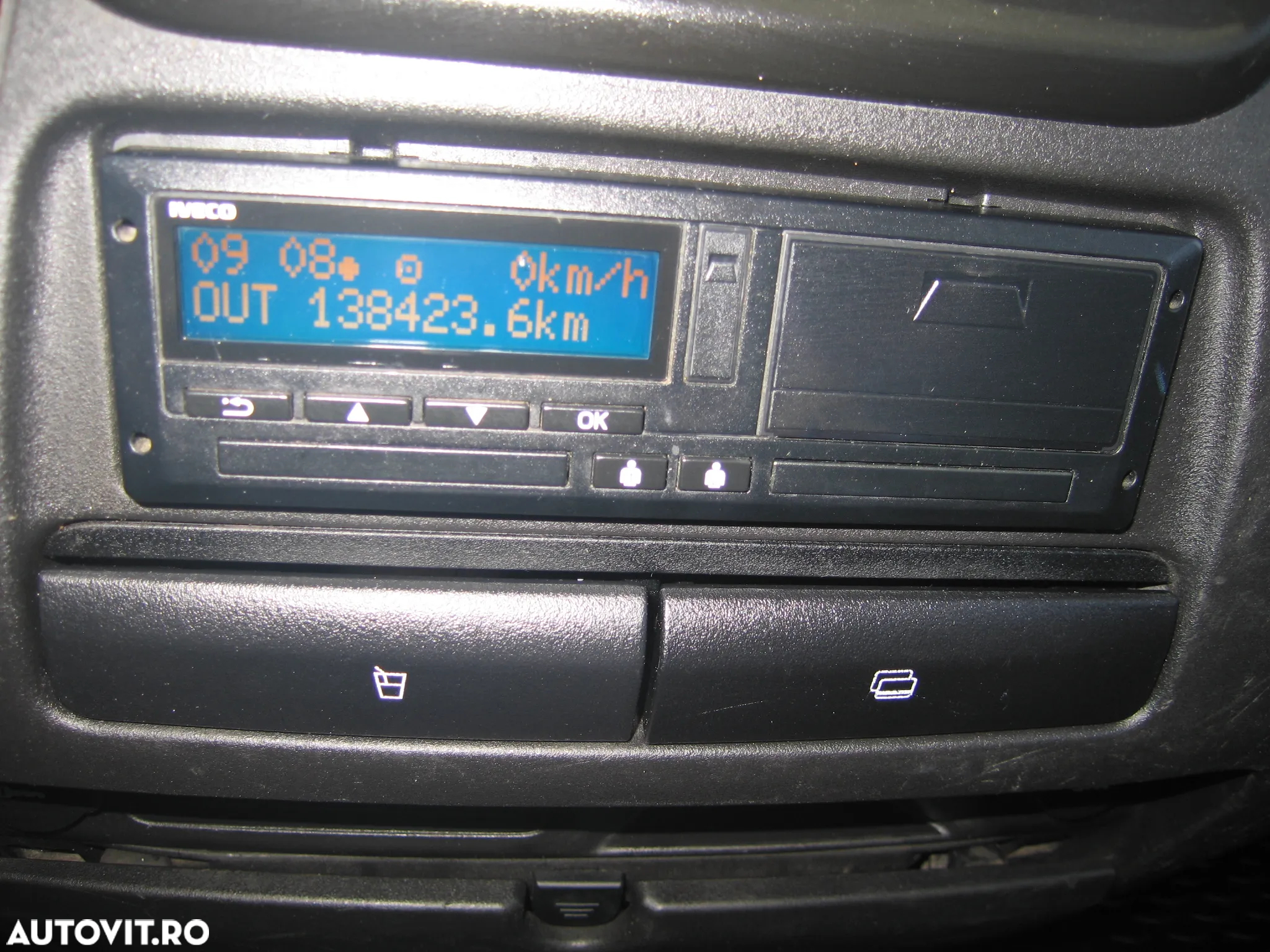 Iveco DAILY 35 S 16 , 3 LOC. BASCULABIL PE TREI PARTI, AC. EURO VI. - 17