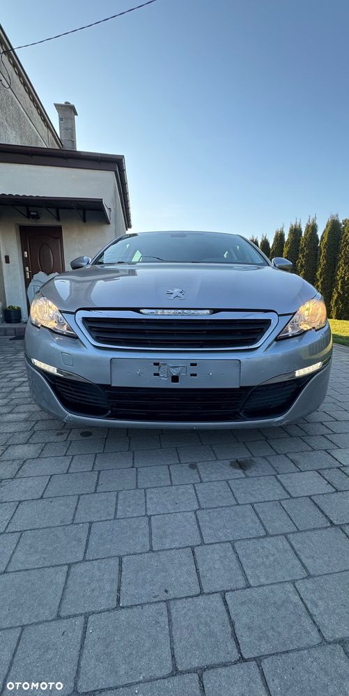 Peugeot 308 - 8
