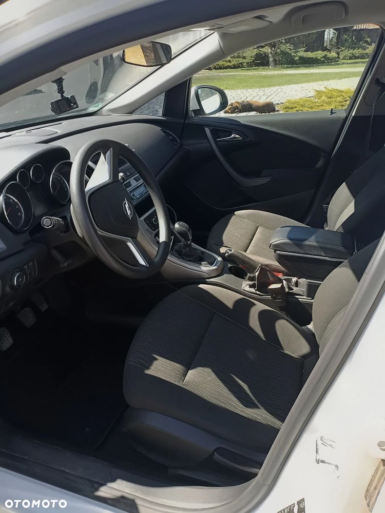 Opel Astra 1.6 Essentia - 5