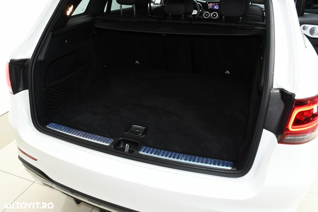 Mercedes-Benz GLC 300 d 4MATIC - 38
