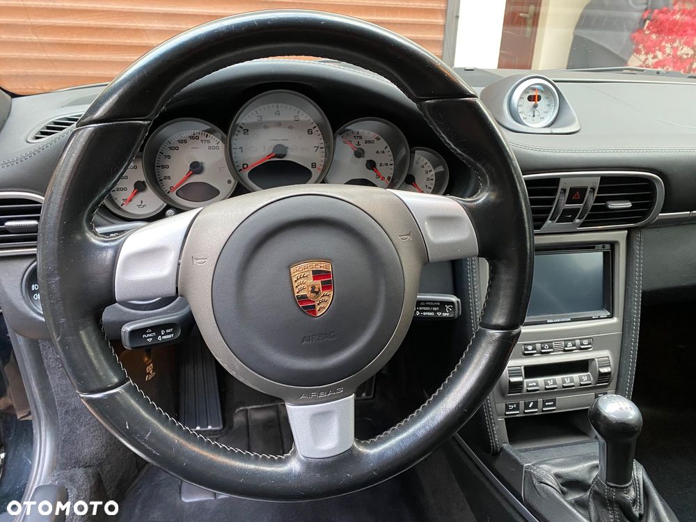 Porsche 911 Carrera S - 5