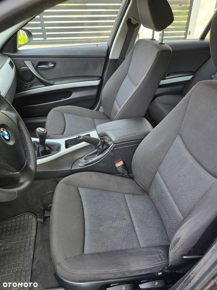 BMW Seria 3 320d DPF - 10