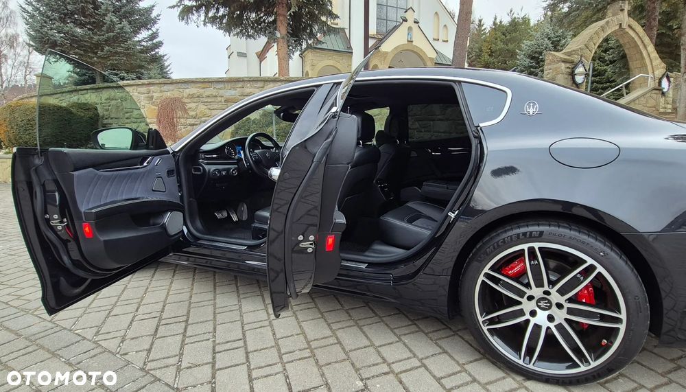 Maserati Quattroporte - 13