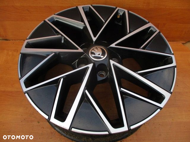 SKODA OCTAVIA IV FELGA 7 x 17 ET46 5E3601025 - 6
