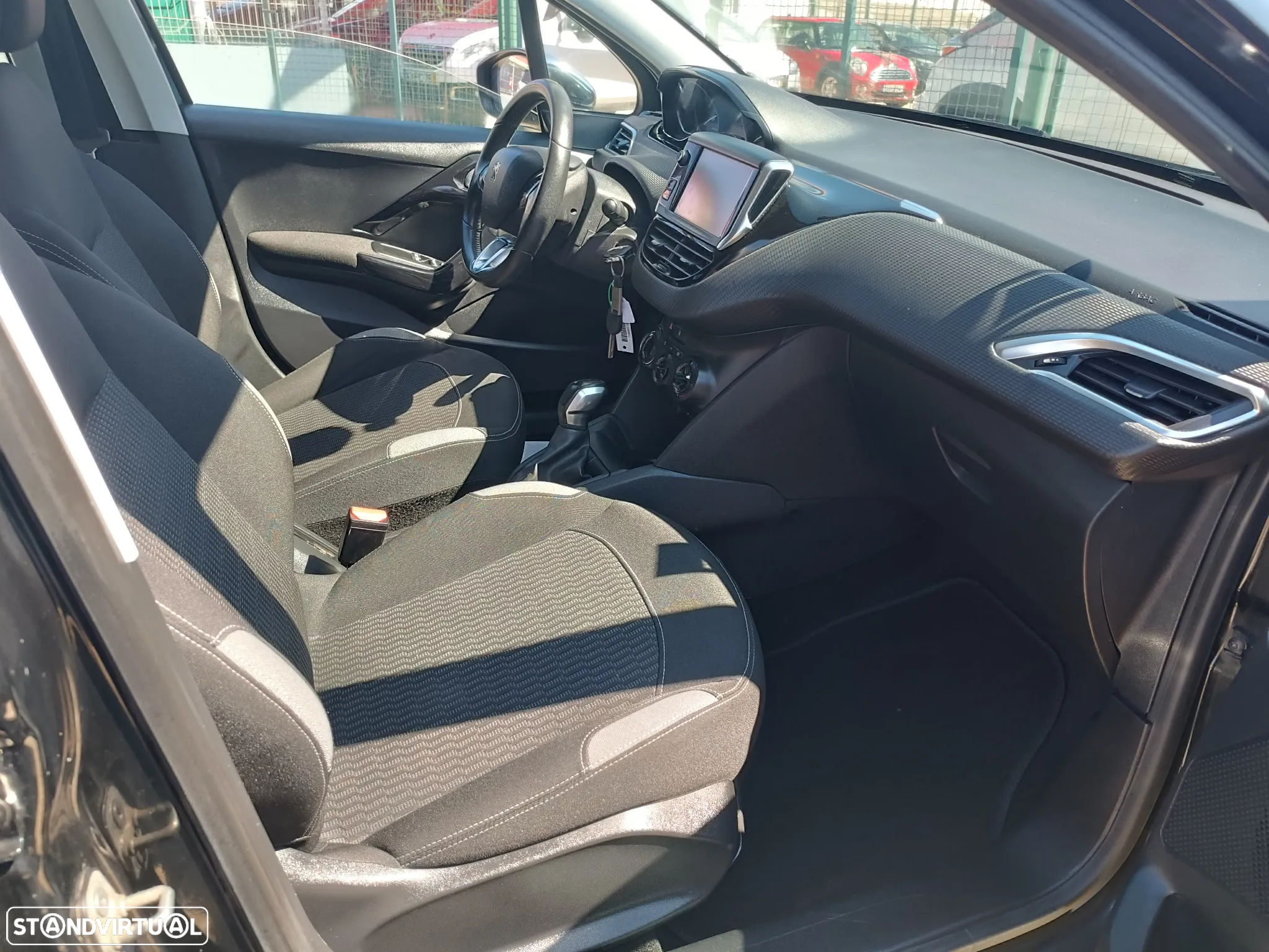 Peugeot 208 1.2 PureTech Style - 22