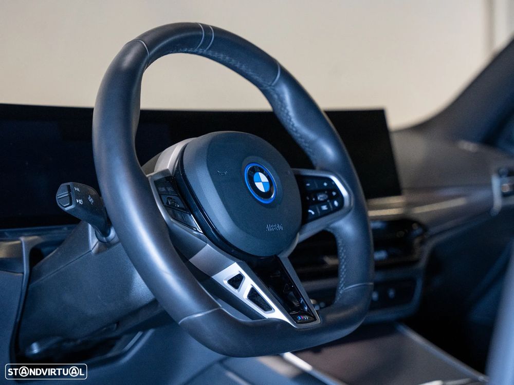 BMW 330 e Pack Desportivo M Auto - 10