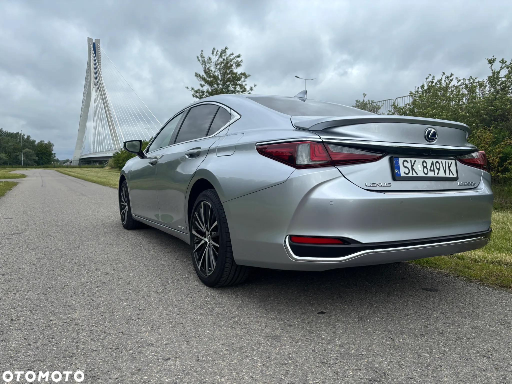 Lexus ES 300h Business Edition - 5