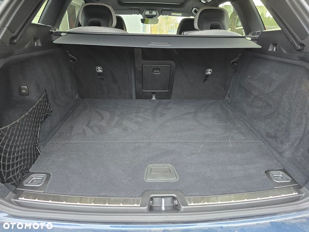 Volvo XC 60 T6 Plug-In Hybrid AWD Plus Dark - 34