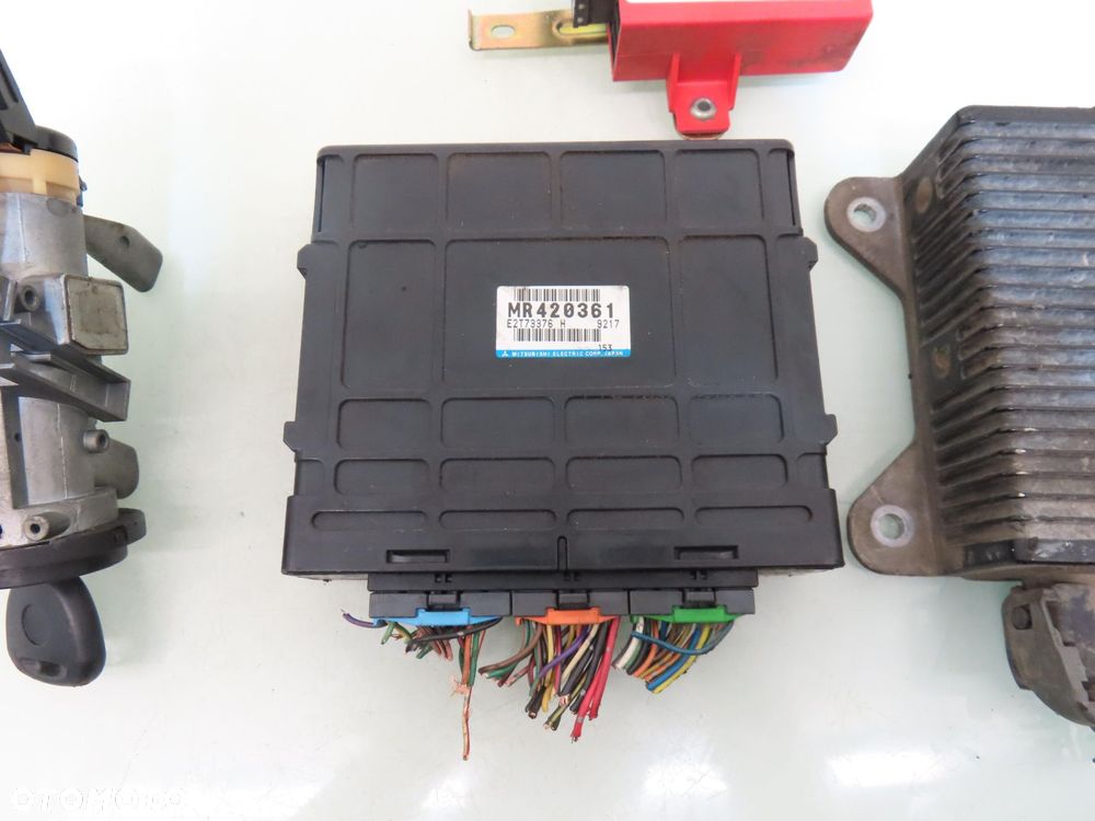 STACYJKA STEROWNIK MITSUBISHI CARISMA 1.8 GDI MR420361 F005V00070 MD340897 - 8