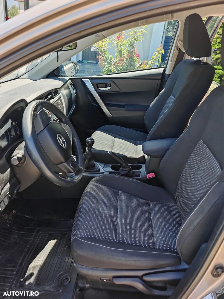 Toyota Auris 1.3 Dual VVT-i Terra - 19