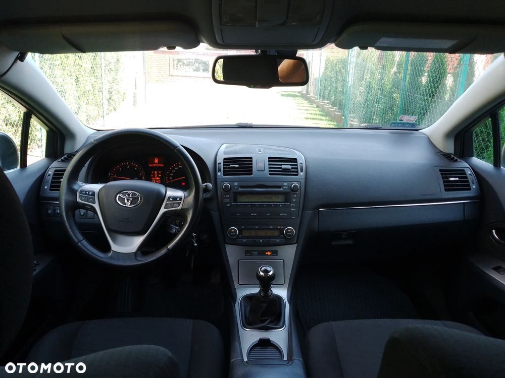 Toyota Avensis - 9