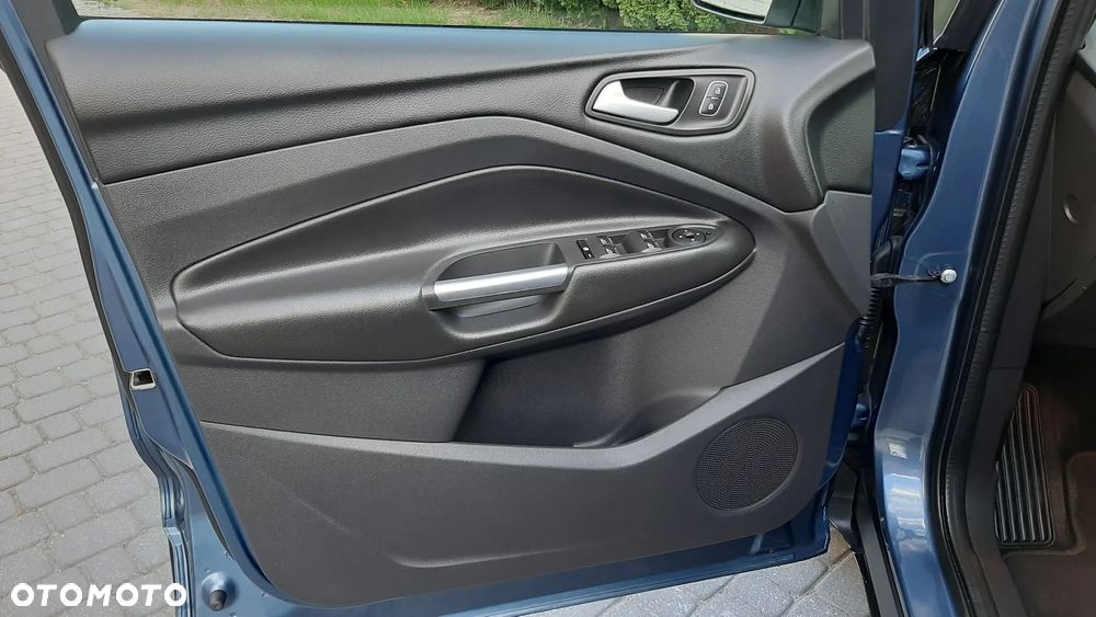Ford Kuga 1.5 EcoBoost 2x4 Titanium - 33