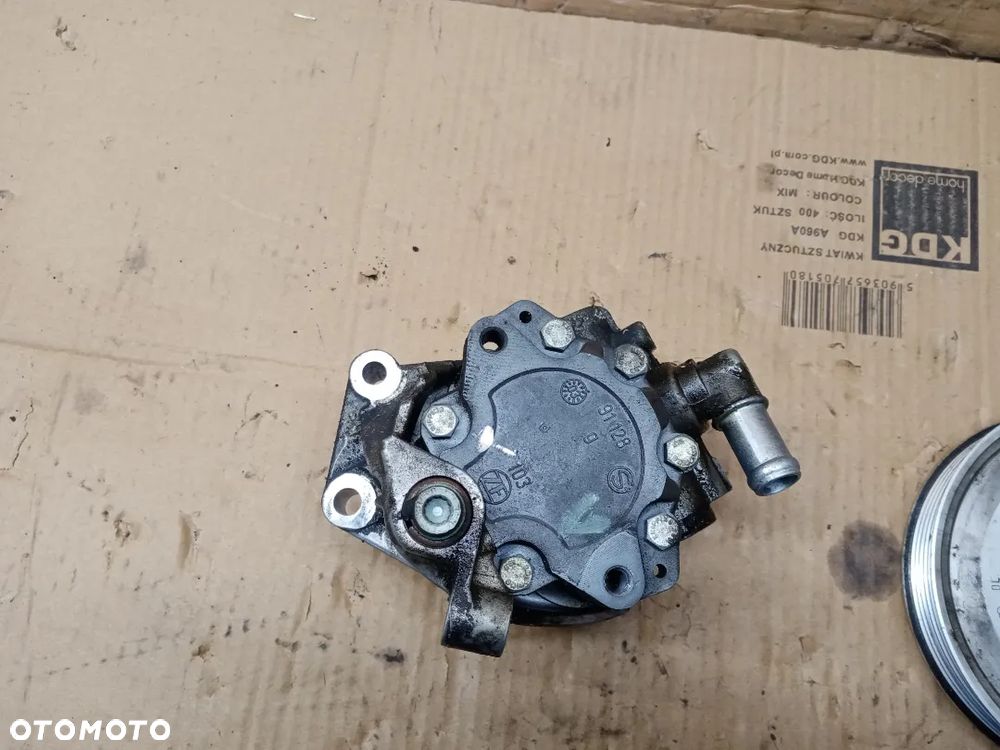 Pompa wspomagania kierownicy Audi A6 C6 3.2 FSI 4F0145155C 06E145393A - 4