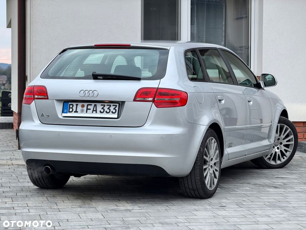 Audi A3 Sportback 1.6 S line Sportpaket plus - 4
