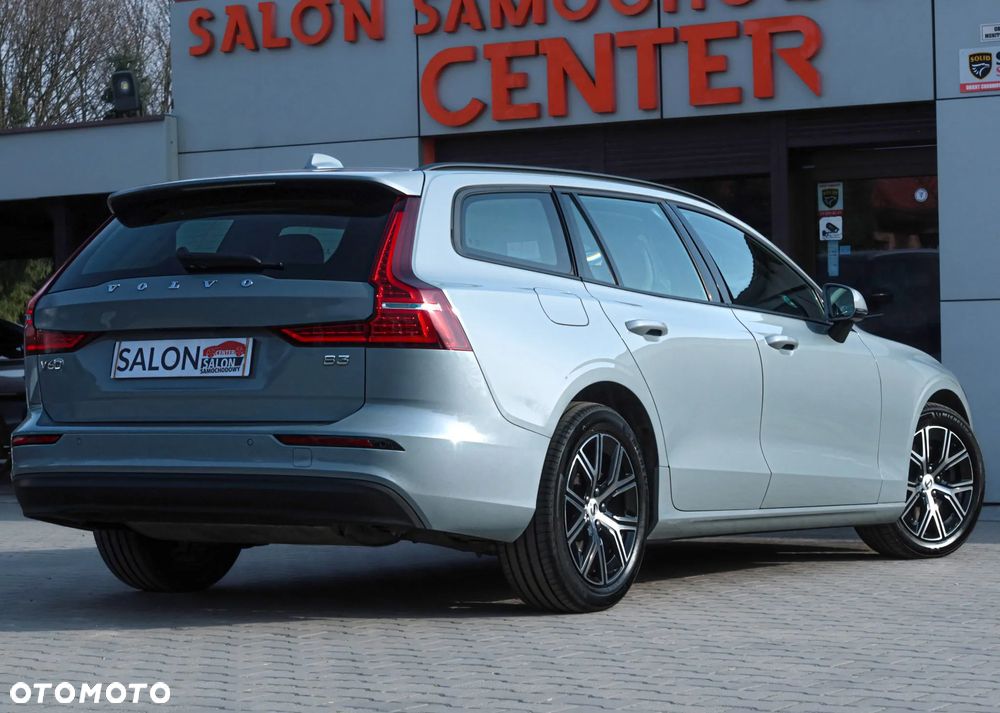 Volvo V60 B3 B DKG Momentum Pro - 31