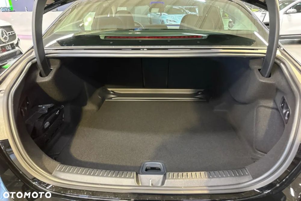 Mercedes-Benz Klasa E 220 d 4Matic 9G-TRONIC - 16