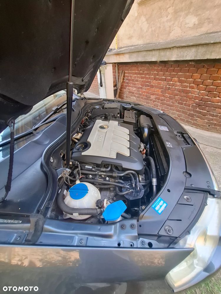 Volkswagen Passat 2.0 TDI DPF Trendline DSG - 10