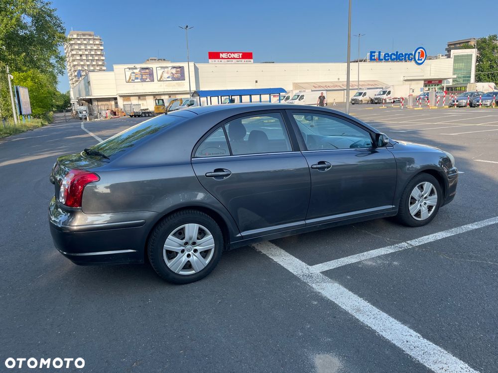 Toyota Avensis 2.0 D-4D Sol - 21