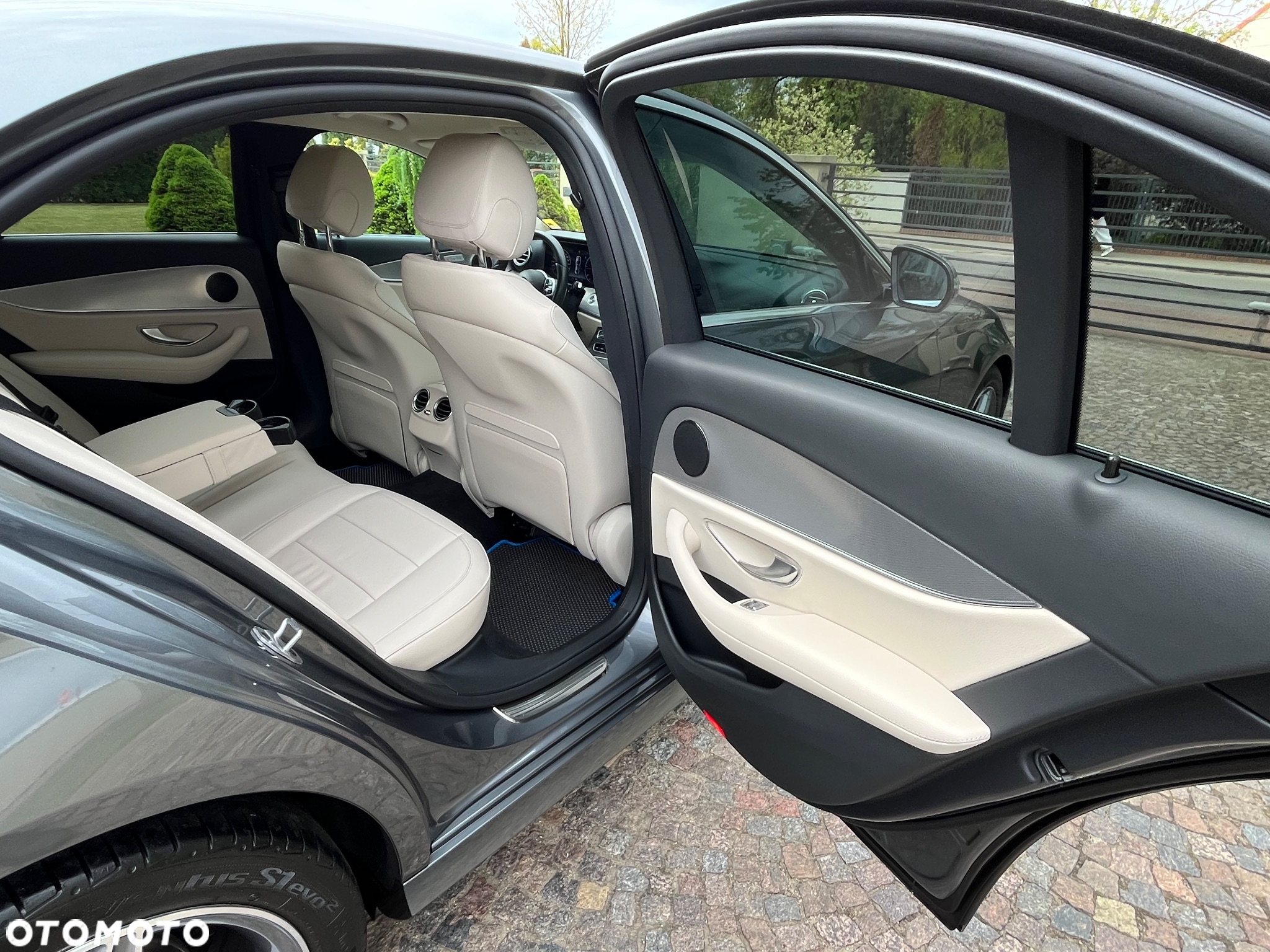 Mercedes-Benz Klasa E - 38