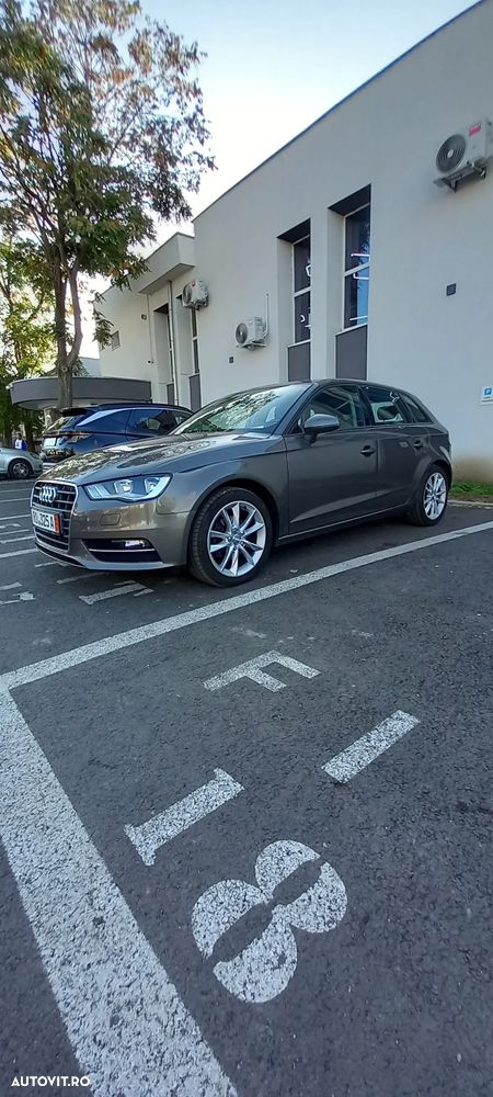 Audi A3 Sportback 1.4 TFSI S tronic Attraction - 2