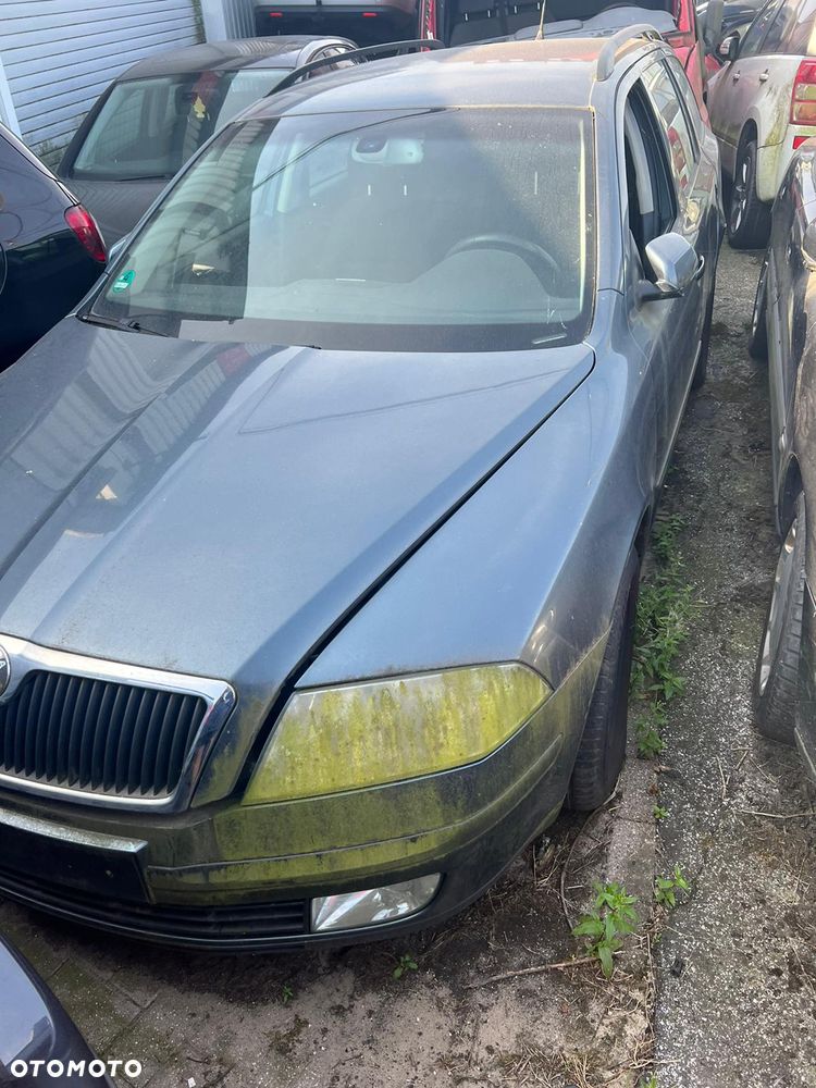 SKODA OCTAVIA II KOMBI ROLETA BAGAŻNIKA