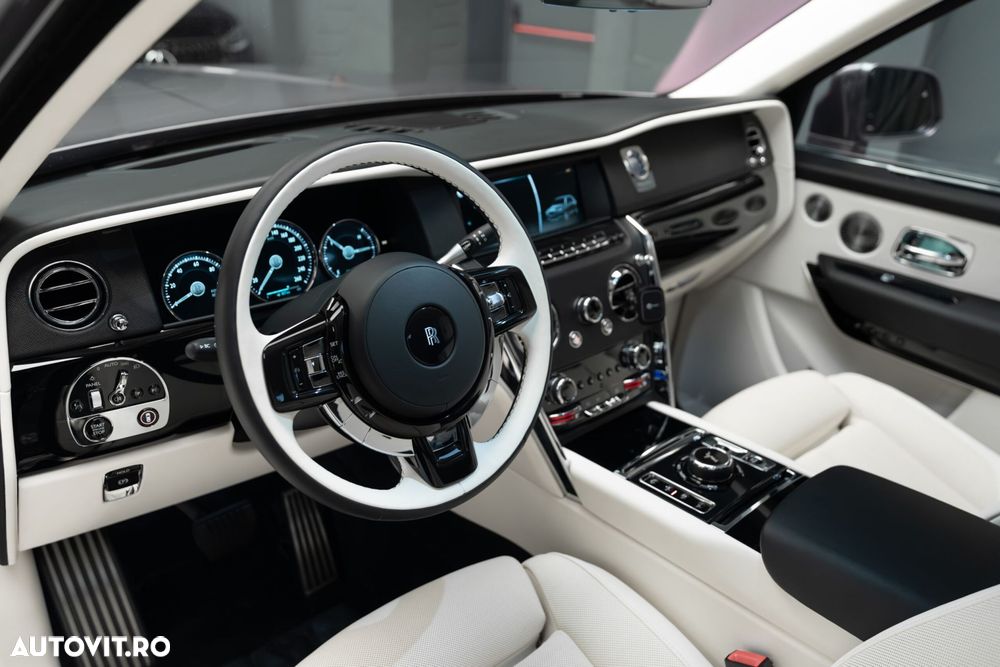 Rolls-Royce Cullinan Standard - 17