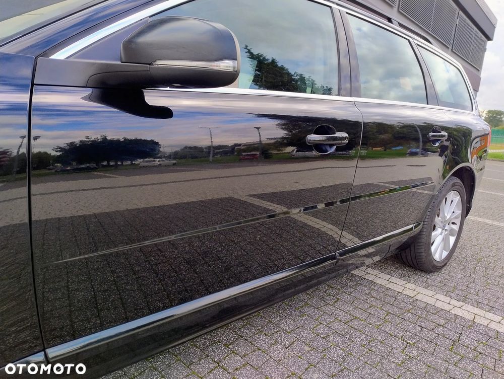 Volvo V70 D3 Momentum - 35