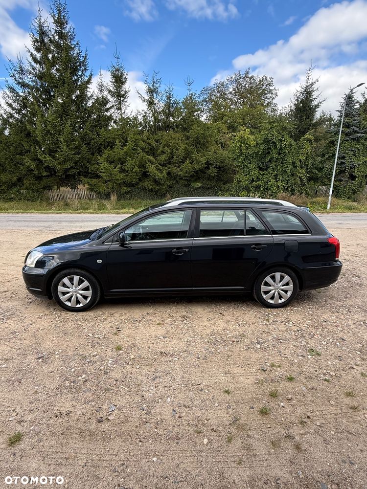 Toyota Avensis - 4